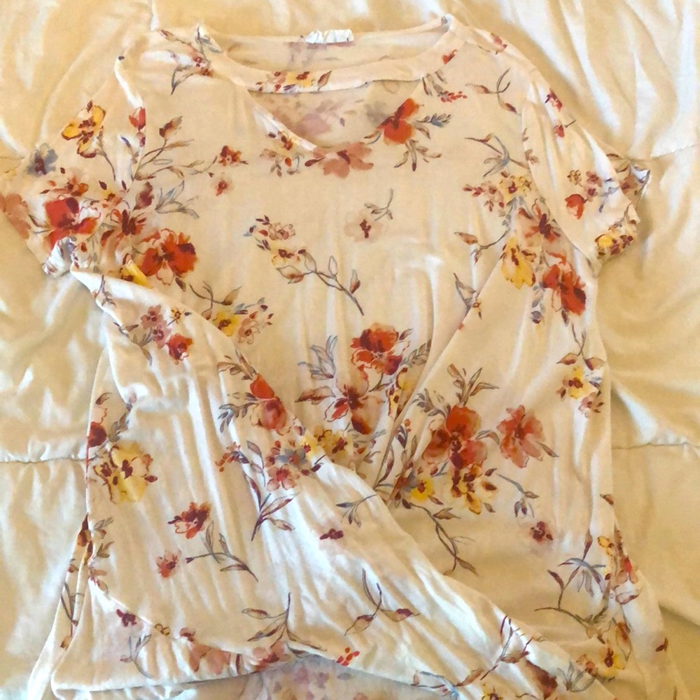 Maurices cream floral tee